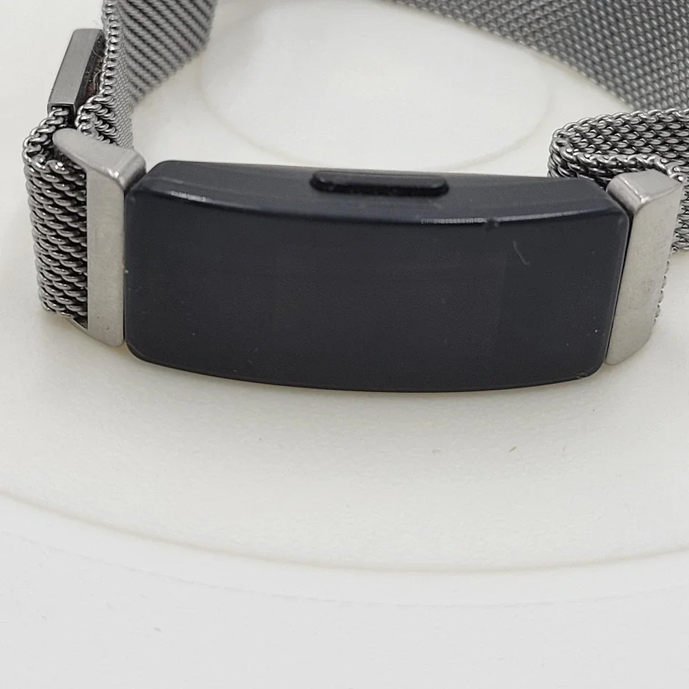 FitBit Fitness Activity Tracker Black Metal Bands Magnetic Lock with Charger